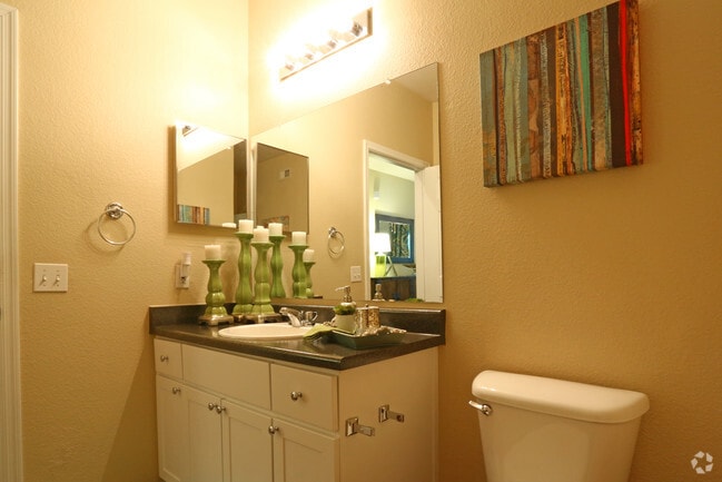 Interior Photo - Verona Park