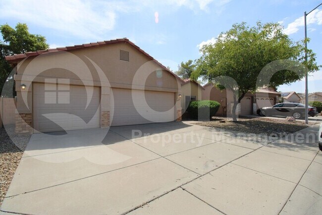 Foto del edificio - 16043 W Tara Ln