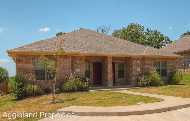 Building Photo - 3 br, 3 bath House - 4461 Reveille