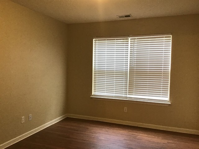 Foto del edificio - 508 Fairview Lake Way