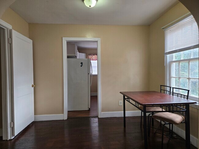 Foto del edificio - 2418 Wheeless Rd