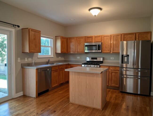 Building Photo - 982 Rosefield Ln