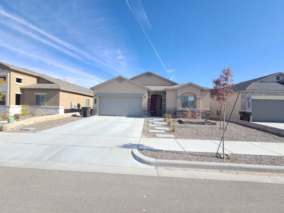 6051 Copper Hill St, Santa Teresa, NM 88008 House Rental in Santa