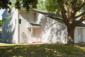 Building Photo - 1931 Blackthorn Dr