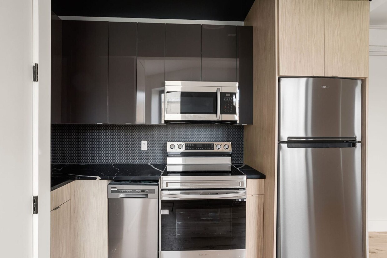 483 Willis Ave Unit 1B, NewYorkCity, NY 10454 Room for Rent in