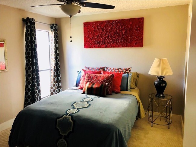 Foto del edificio - 3022 Forest Ln