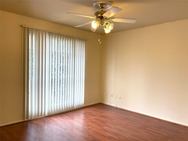 Foto del edificio - 7831 Fuqua St