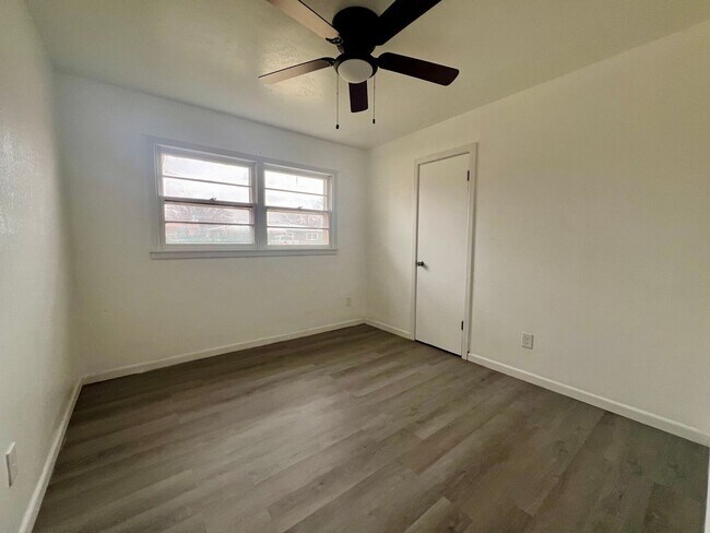 Building Photo - Charming 3 Bedroom Home in Brownfield!