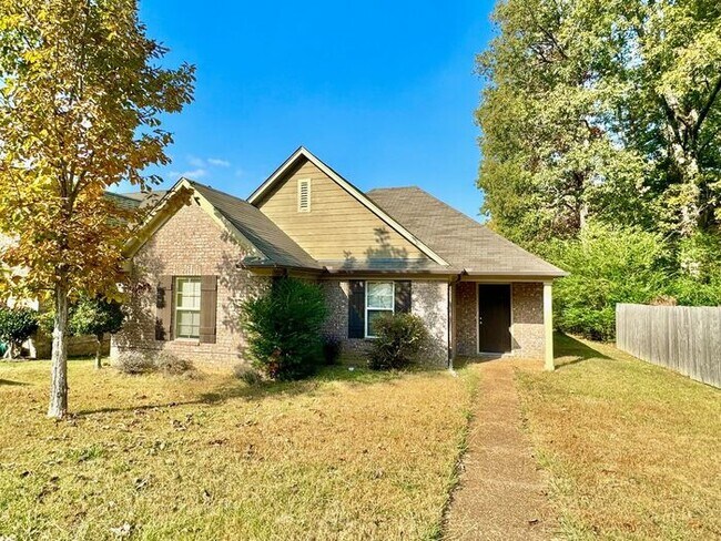 Building Photo - Now Leasing - Move In Special - Available ...