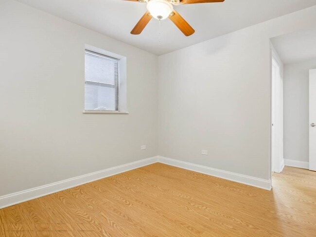 Foto del edificio - 1346 W Howard St