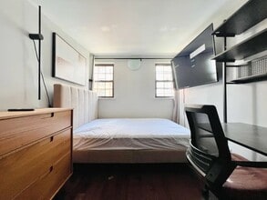 Building Photo - Furnished room/NOT APARTMENT