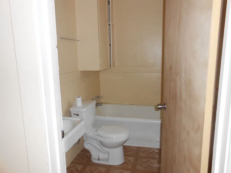 Building Photo - 1560 5th Ave SE