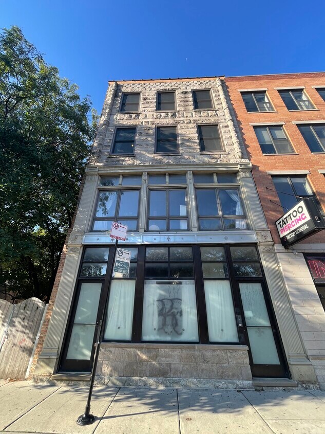 Primary Photo - 1060 N Milwaukee Ave