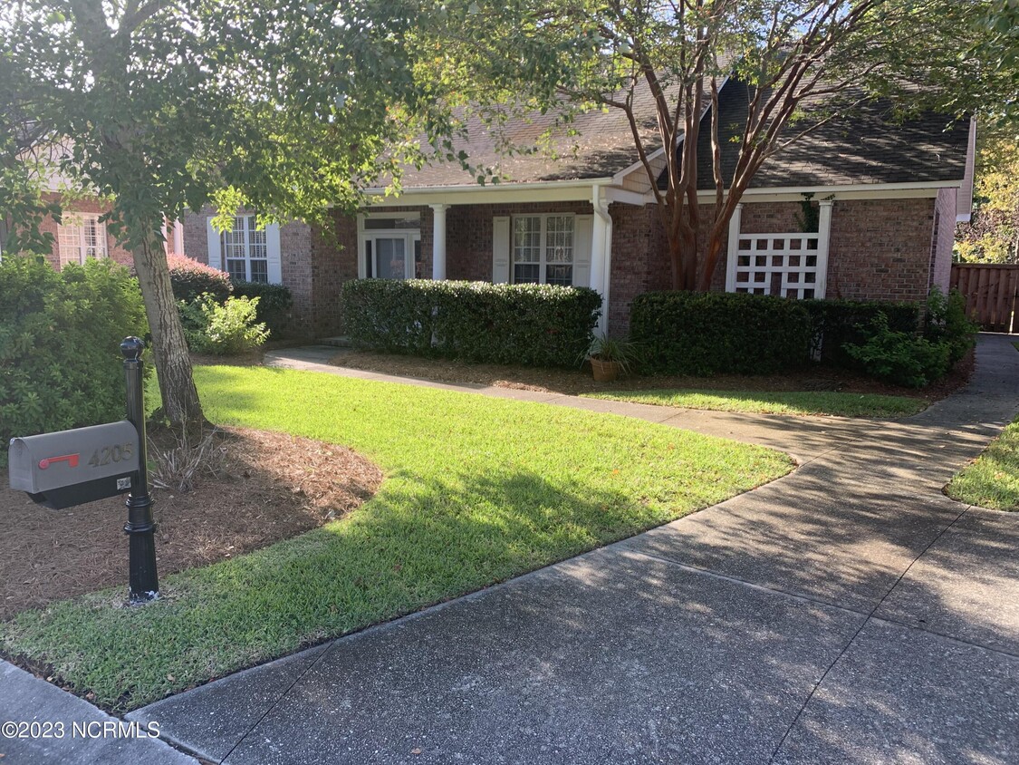 Primary Photo - 4205 Stratton Village Ln