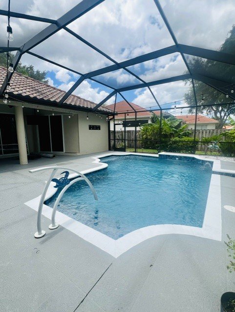 Foto del edificio - 5541 Eastwind Dr