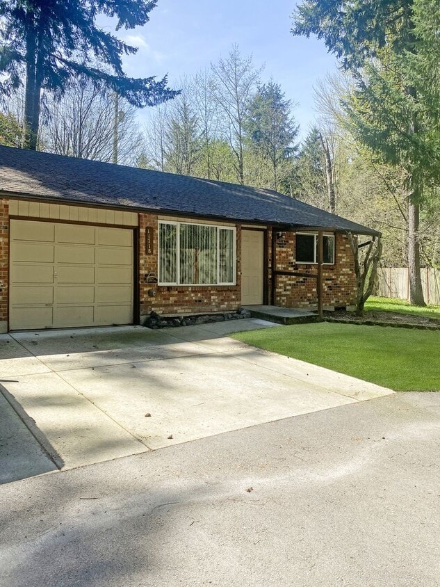 Primary Photo - 11718-11718 90th Ave E