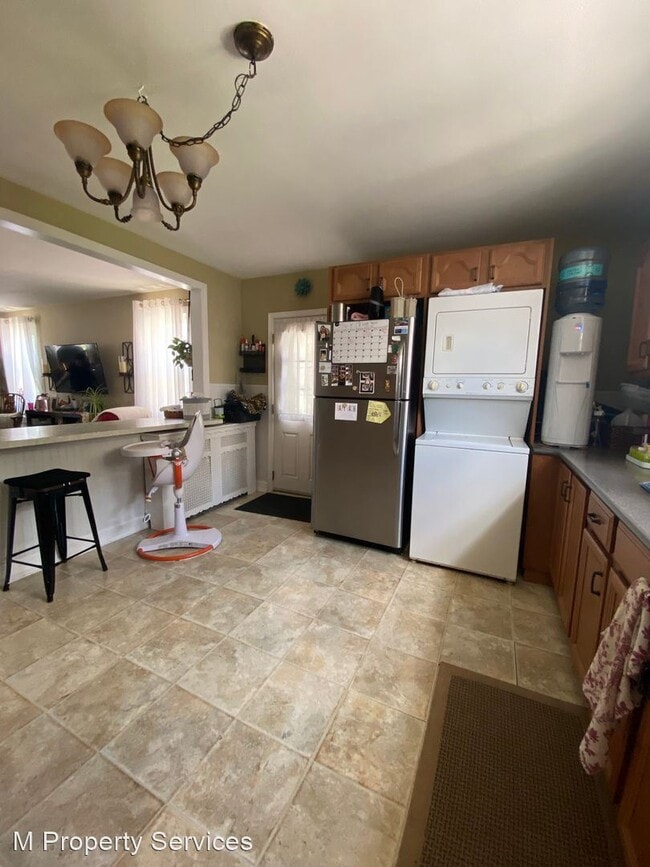 Building Photo - 4 br, 2 bath House - 408 W 6th