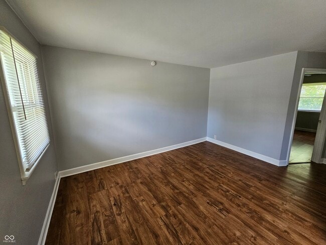 Foto del edificio - 5541 E 40th St
