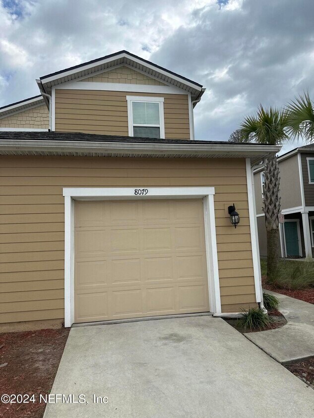 Foto principal - 7850 Echo Springs Rd