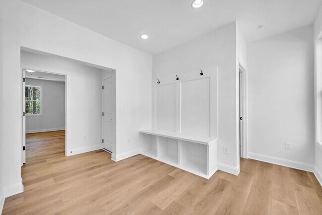 Building Photo - 201 Riverstone Commons Cir
