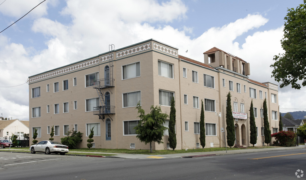 Building Photo - Eastwood Apartments