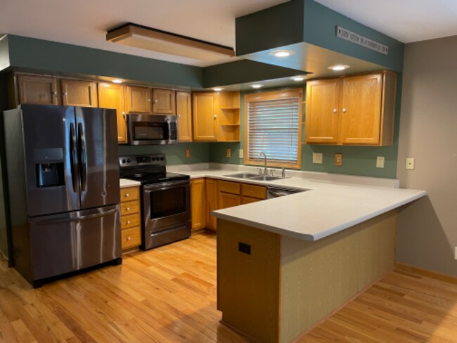 Building Photo - 209 Maple Ave