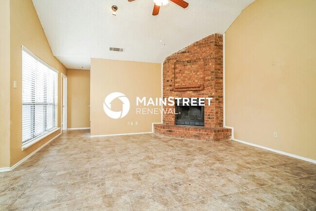 Foto del edificio - 3 Bedroom Pet-Friendly Home in Arlington, TX with Main Street Renewal