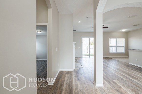 Building Photo - SELF TOUR NOW! - 11107 Cherokee Cove Dr, J...