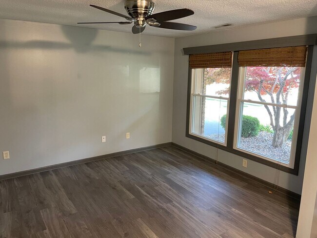 Foto del edificio - New Listing! 3 Bedroom 2 Bath