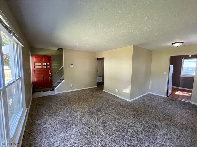 Foto del edificio - 26870 Farringdon Ave
