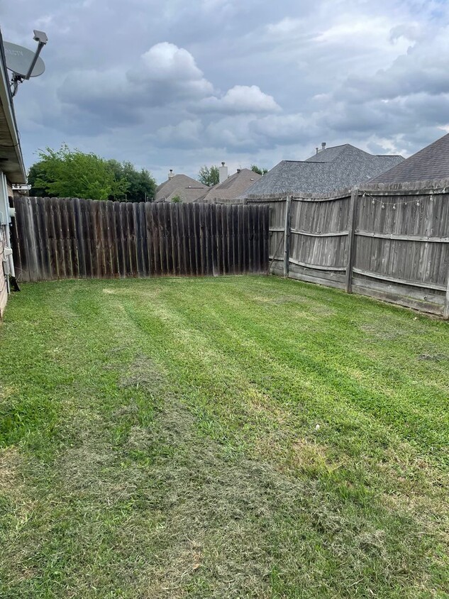 Building Photo - 3784 Oldenburg Ln