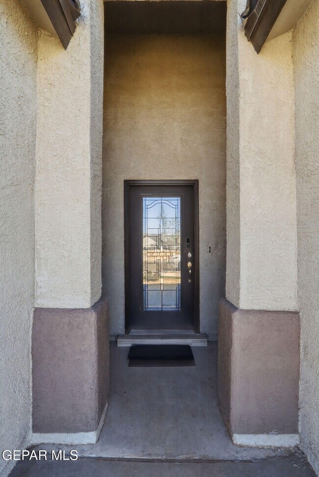 Building Photo - 334 Dursley St