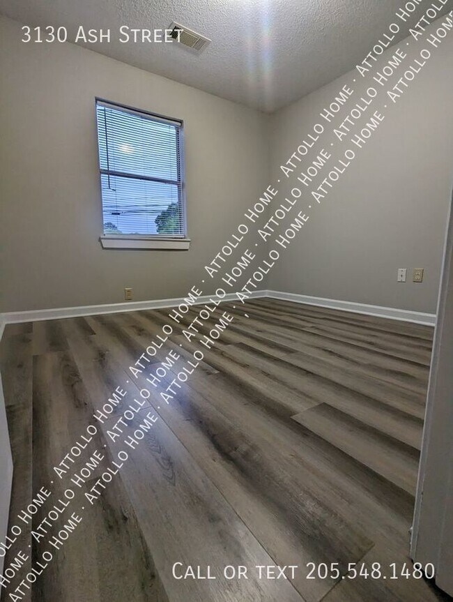 Foto del edificio - 3-Bed/1-Bath All-Brick Duplex in West Tusc...