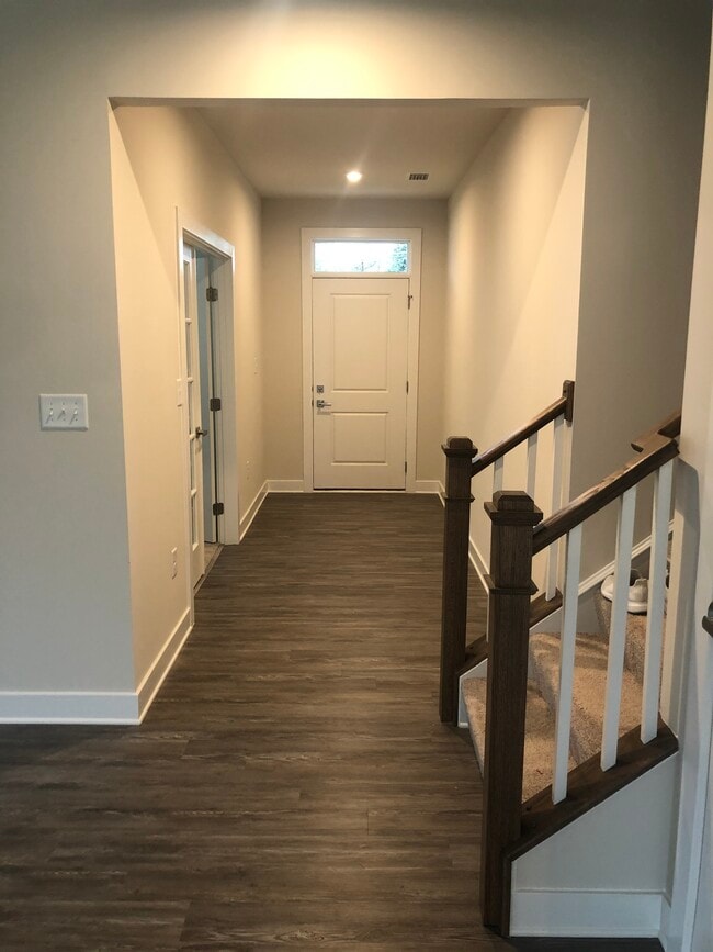 Building Photo - 2198 Craven Ln