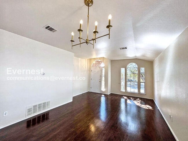 Foto del edificio - 1502 Sundance Dr