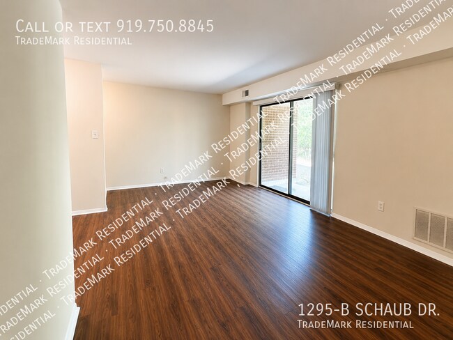 Foto del edificio - 1295-B SCHAUB DR.-