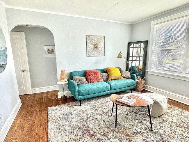 Foto del edificio - 4928 Lindenwood Ave