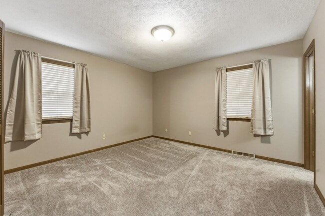 Building Photo - 3 bedroom 2 bath home located just off Grantline Rd.