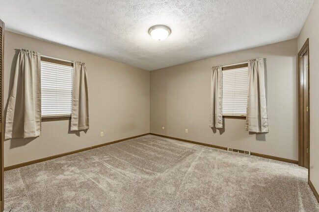 Foto del edificio - 3 bedroom 2 bath home located just off Grantline Rd.