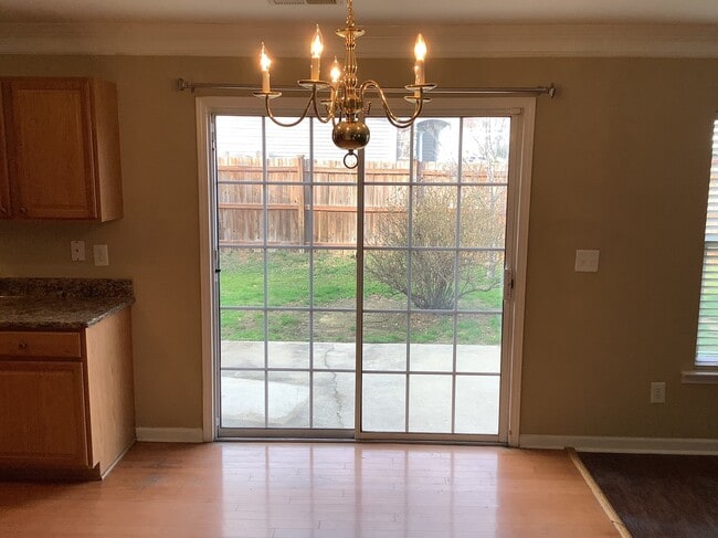 Foto del edificio - 6157 Paducah Dr