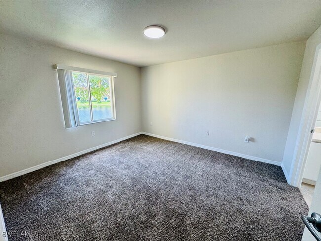 Building Photo - 8304 Key Royal Cir