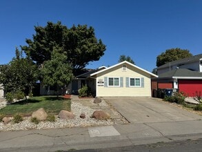 Building Photo - 2940 Candido Dr