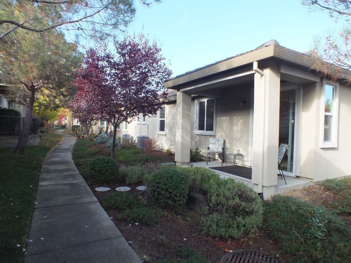 Foto principal - 55+ Eskaton Placerville 2/2 corner lot unit!