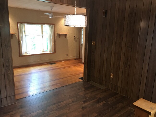 Building Photo - Charming 2BR / 1 BA O'Leary 2