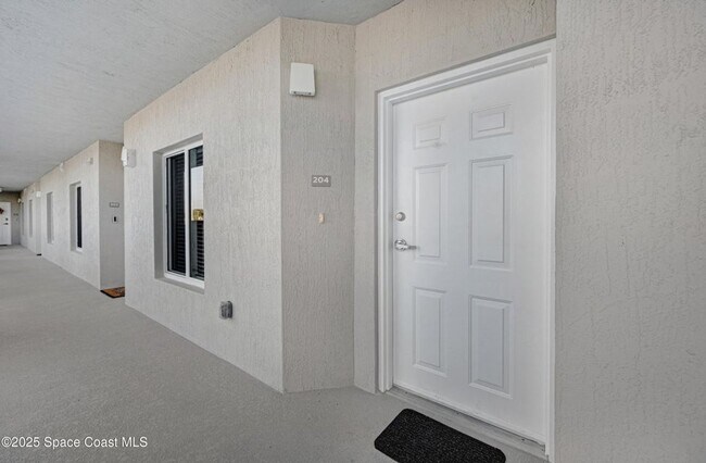 Foto del edificio - 1825 Riverside Dr