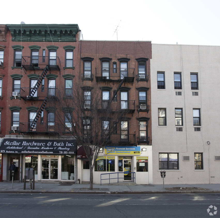 Foto del edificio - 1083 Manhattan Ave