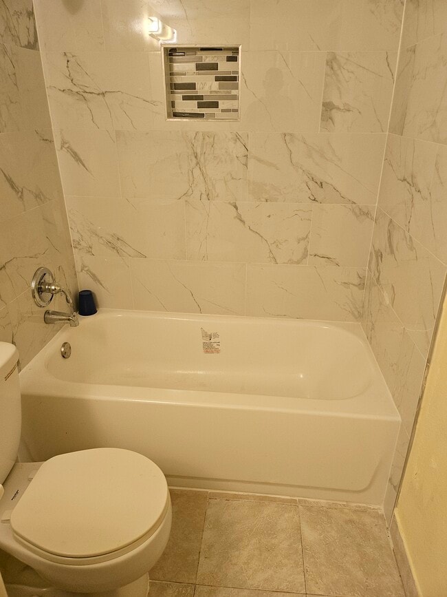 Foto del edificio - 8801 W Sample Rd