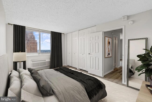 Photo - 1500 Locust St Apartment