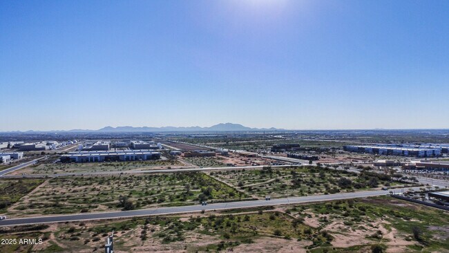 Foto del edificio - 9346 E Plana Ave