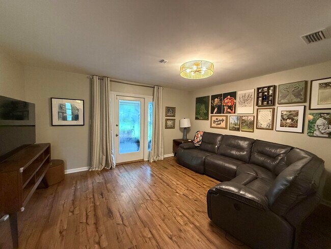Foto del edificio - 2306 W Indianhead Dr